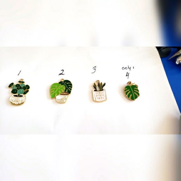 Leaf Keyring - Picture 4 of 4